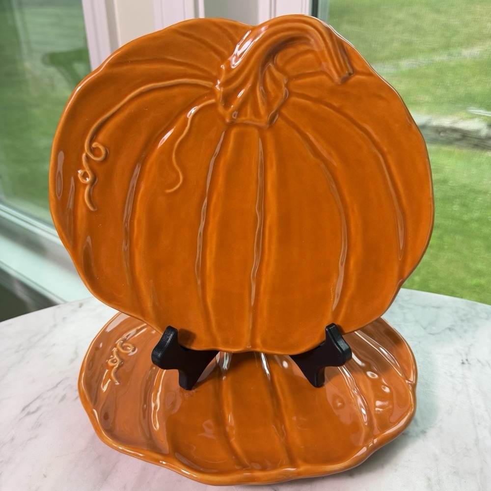 Pottery Barn Retired Rustic Pumpkin 9" Salad Dessert Plates Set of 2